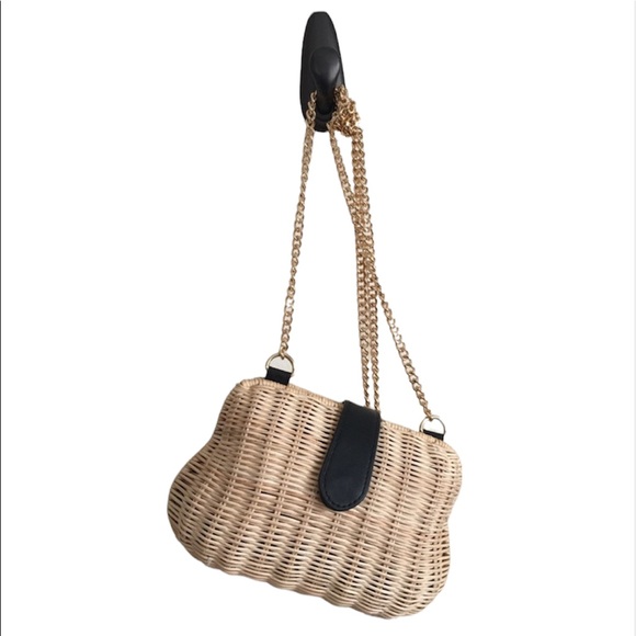 Wicker Clam Shell Purse - Picture 1 of 16